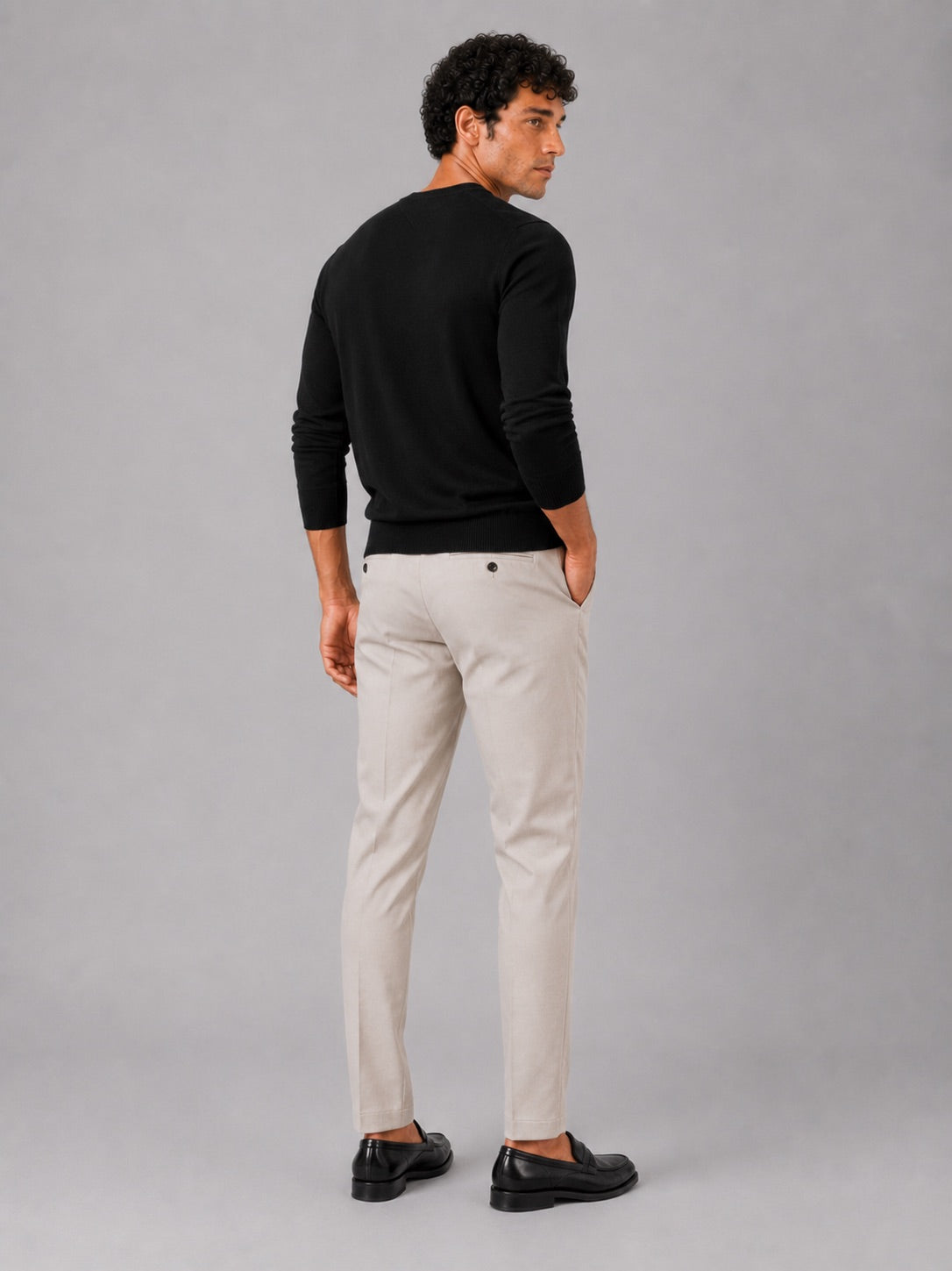 Men’s V-Neck Knit Jumper Slim Fit Long Sleeve Lightweight Autumn Pullover for Business Casual and Everyday Wear