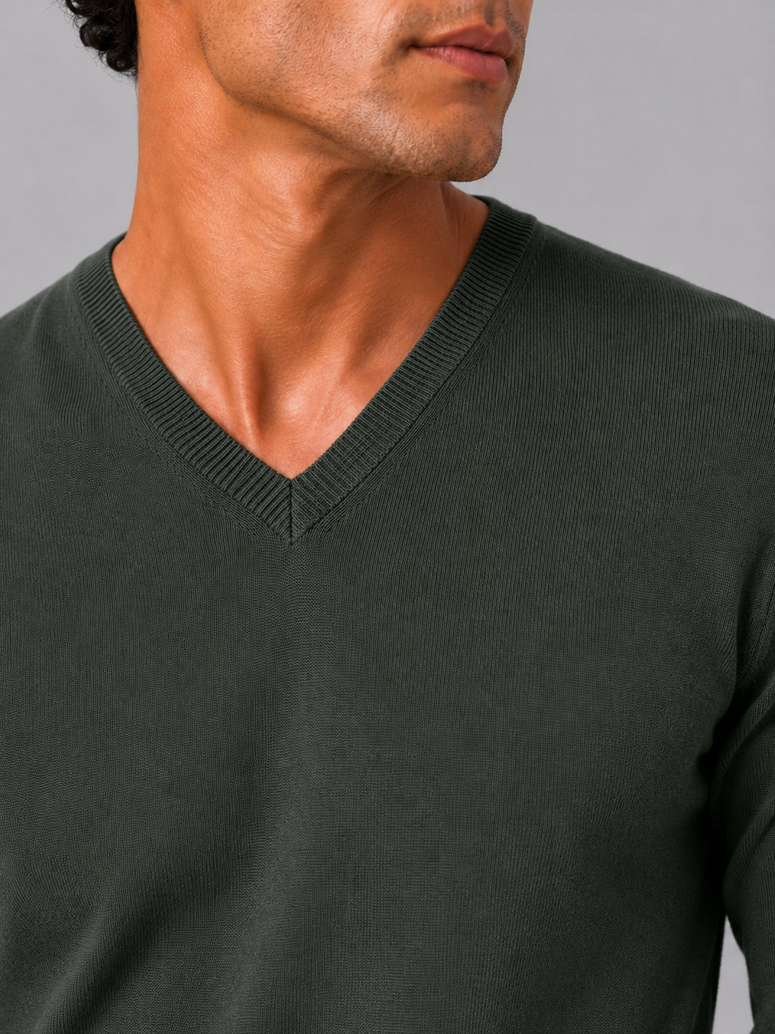 Men’s V-Neck Knit Jumper Slim Fit Long Sleeve Lightweight Autumn Pullover for Business Casual and Everyday Wear
