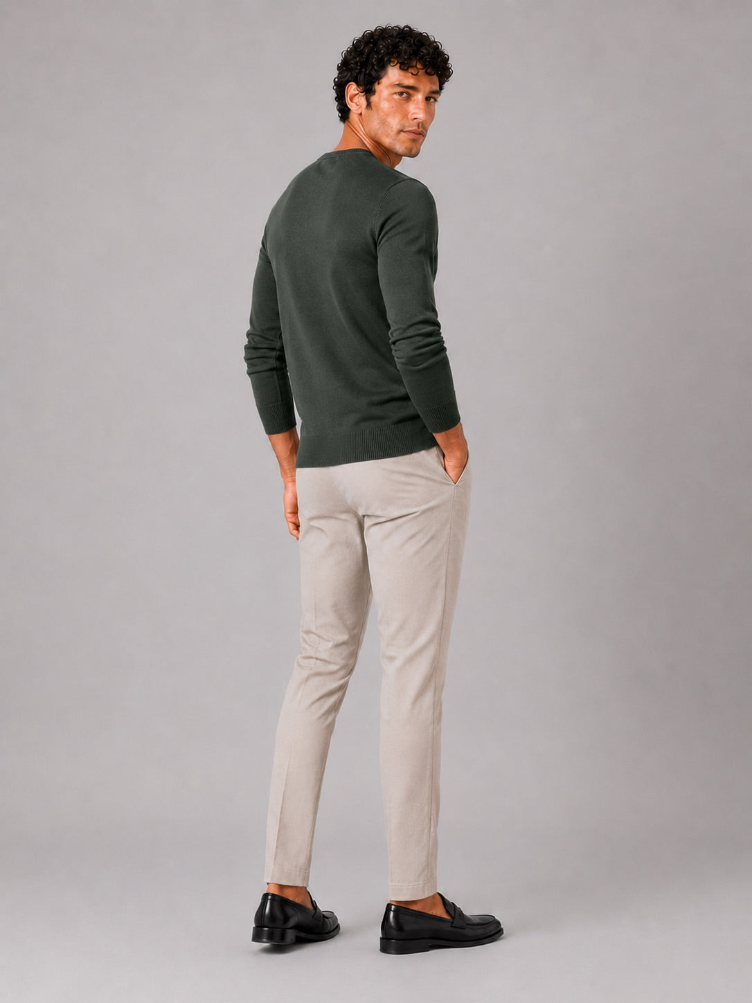Men’s V-Neck Knit Jumper Slim Fit Long Sleeve Lightweight Autumn Pullover for Business Casual and Everyday Wear