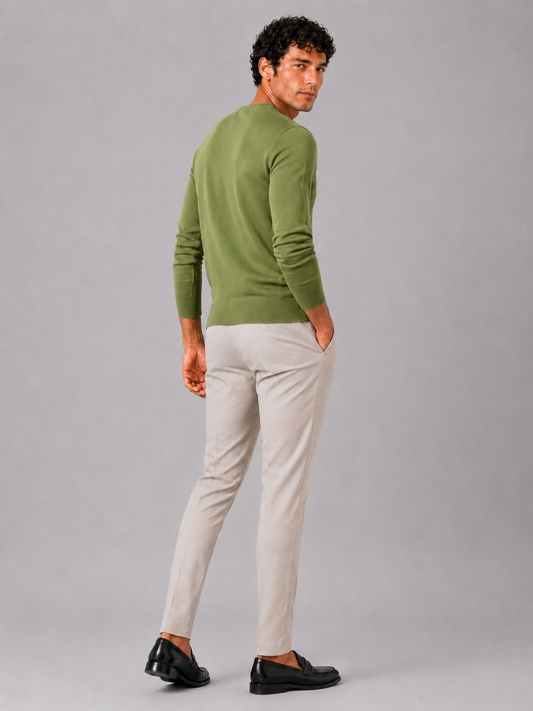 Men’s V-Neck Knit Jumper Slim Fit Long Sleeve Lightweight Autumn Pullover for Business Casual and Everyday Wear