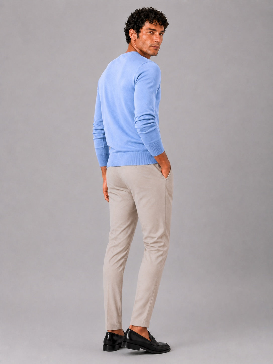 Men’s V-Neck Knit Jumper Slim Fit Long Sleeve Lightweight Autumn Pullover for Business Casual and Everyday Wear
