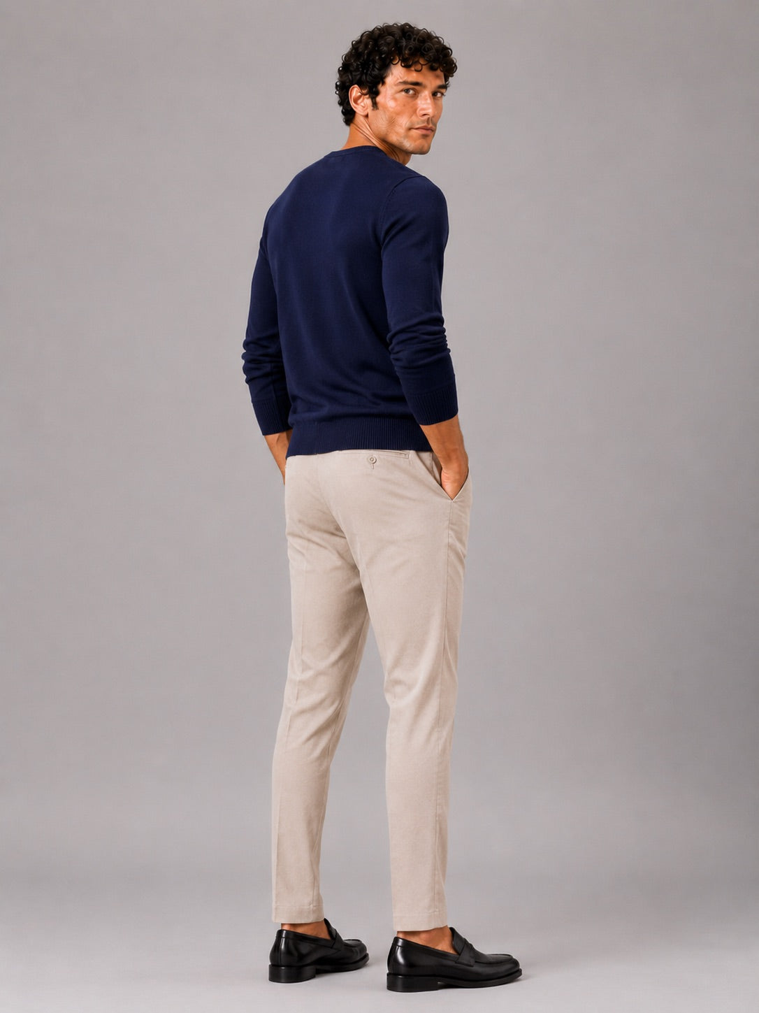 Men’s V-Neck Knit Jumper Slim Fit Long Sleeve Lightweight Autumn Pullover for Business Casual and Everyday Wear