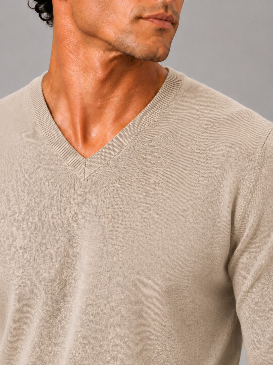 Men’s V-Neck Knit Jumper Slim Fit Long Sleeve Lightweight Autumn Pullover for Business Casual and Everyday Wear