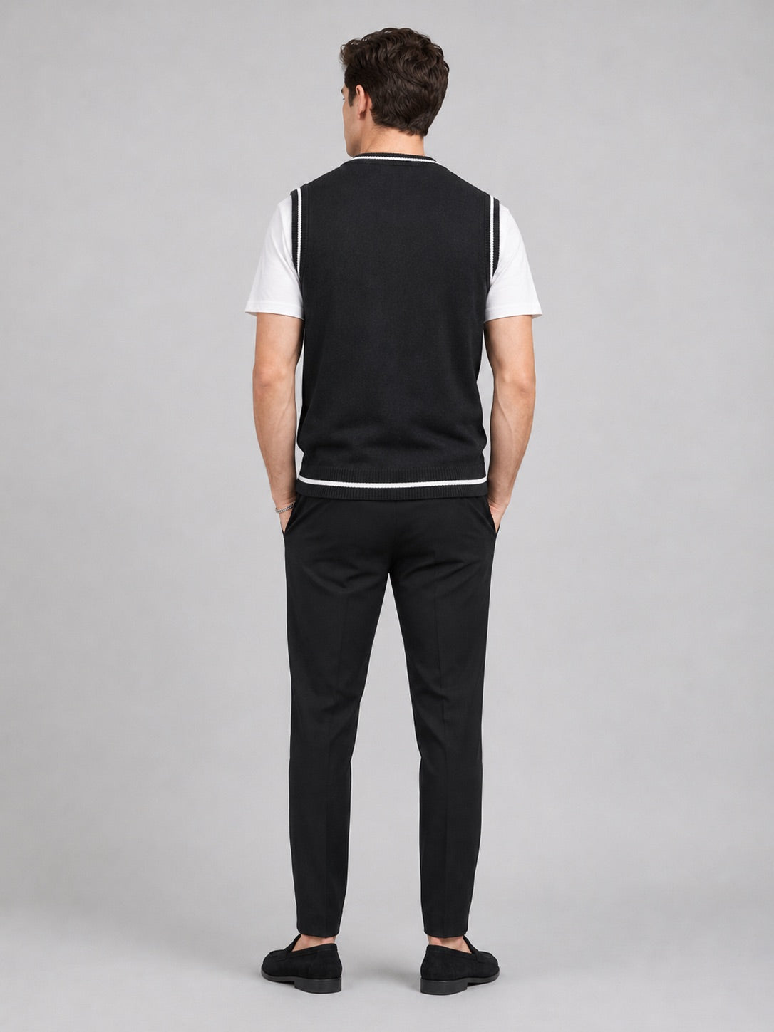 Men’s Sleeveless Jumper V-Neck Slim Fit Patchwork Knit Autumn Winter Layer for Business Casual and Everyday Wear