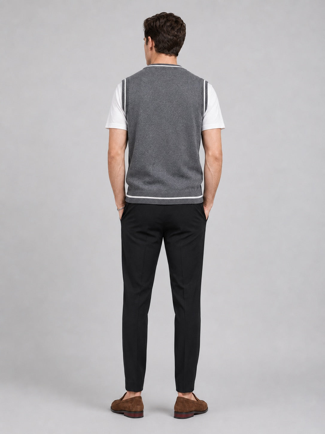 Men’s Sleeveless Jumper V-Neck Slim Fit Patchwork Knit Autumn Winter Layer for Business Casual and Everyday Wear