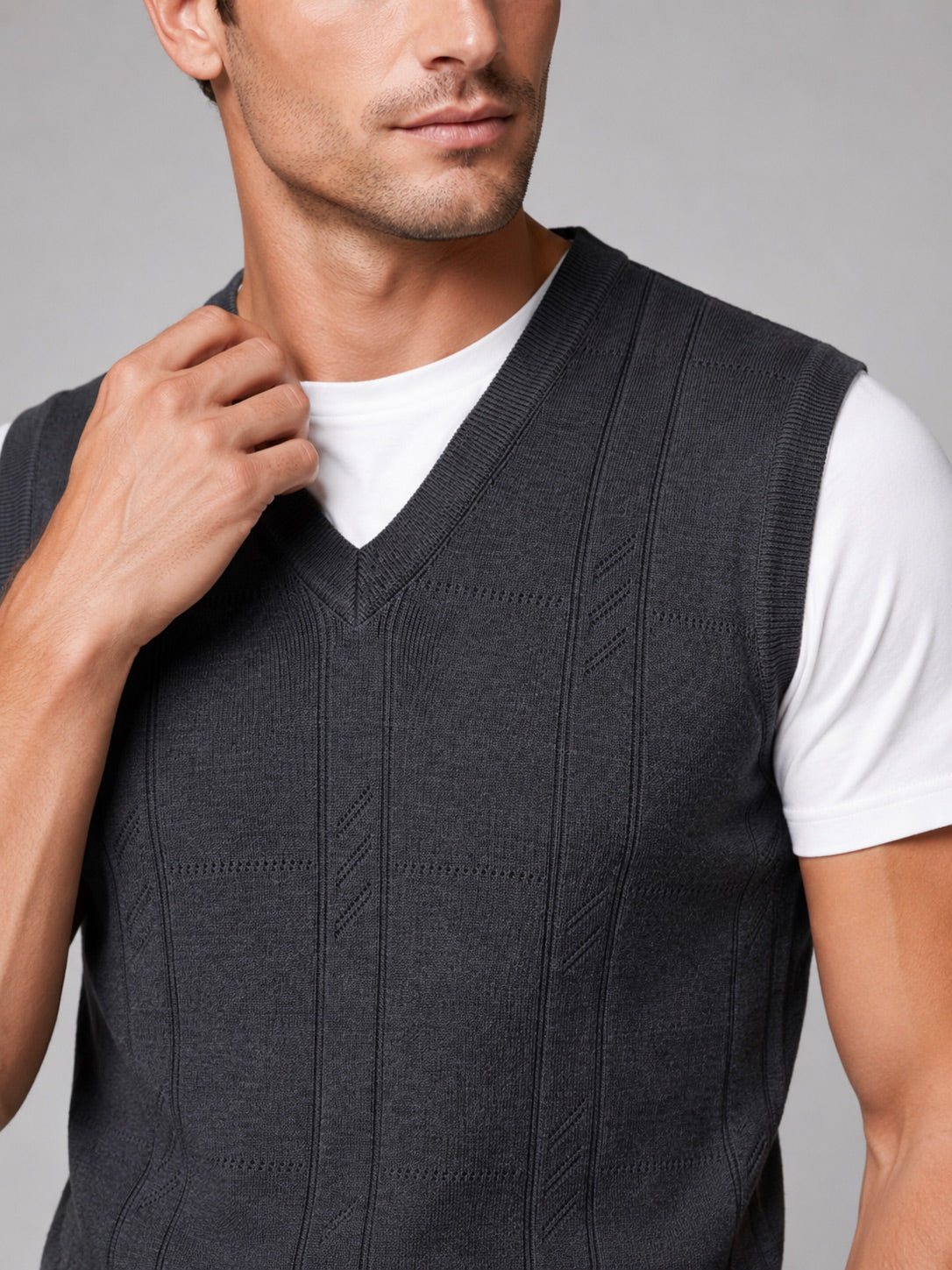 Men’s Sleeveless Jumper V-Neck Solid Colour Sleeveless Knit Autumn Winter Layer for Business Casual and Everyday Wear