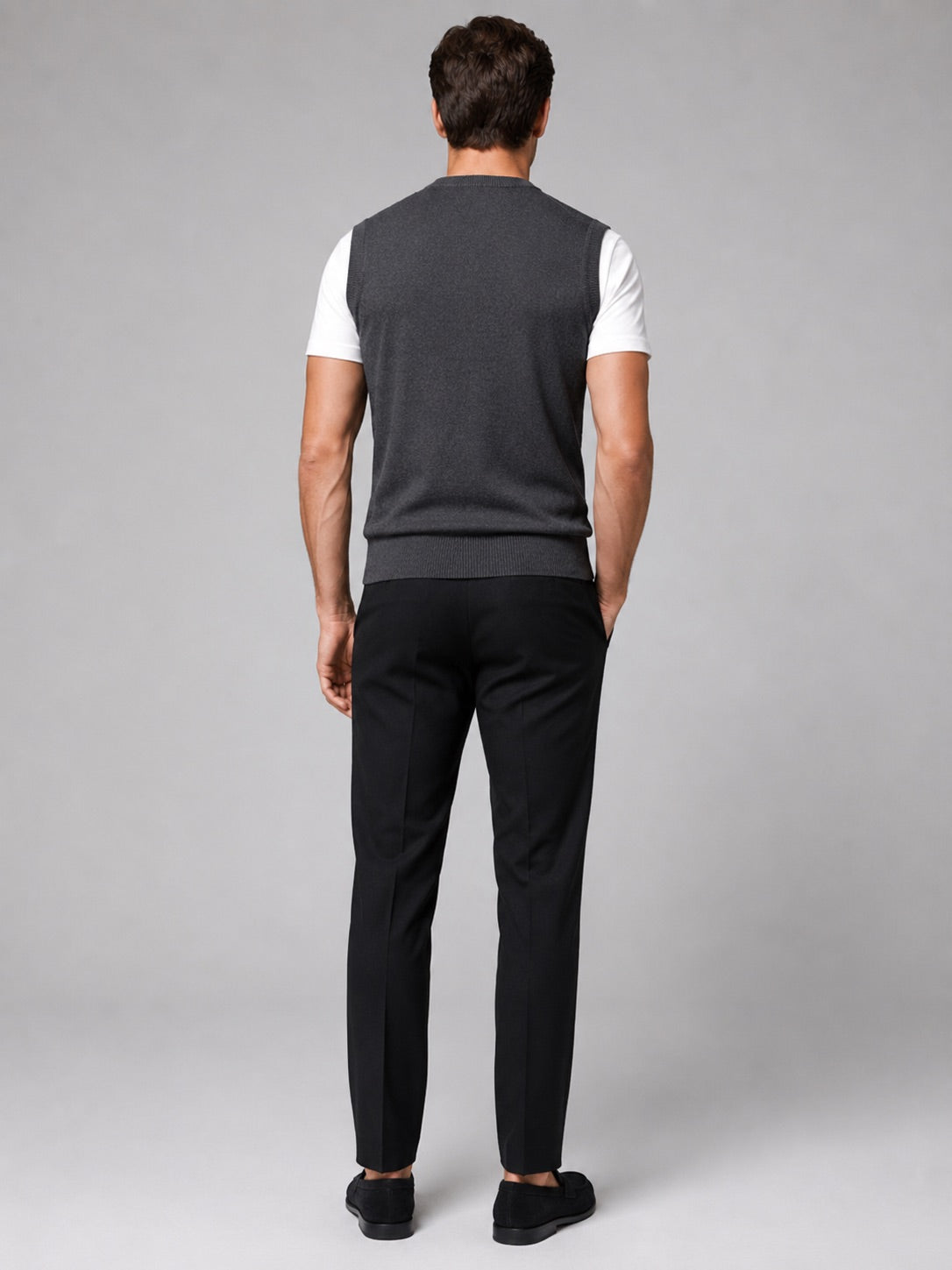 Men’s Sleeveless Jumper V-Neck Solid Colour Sleeveless Knit Autumn Winter Layer for Business Casual and Everyday Wear