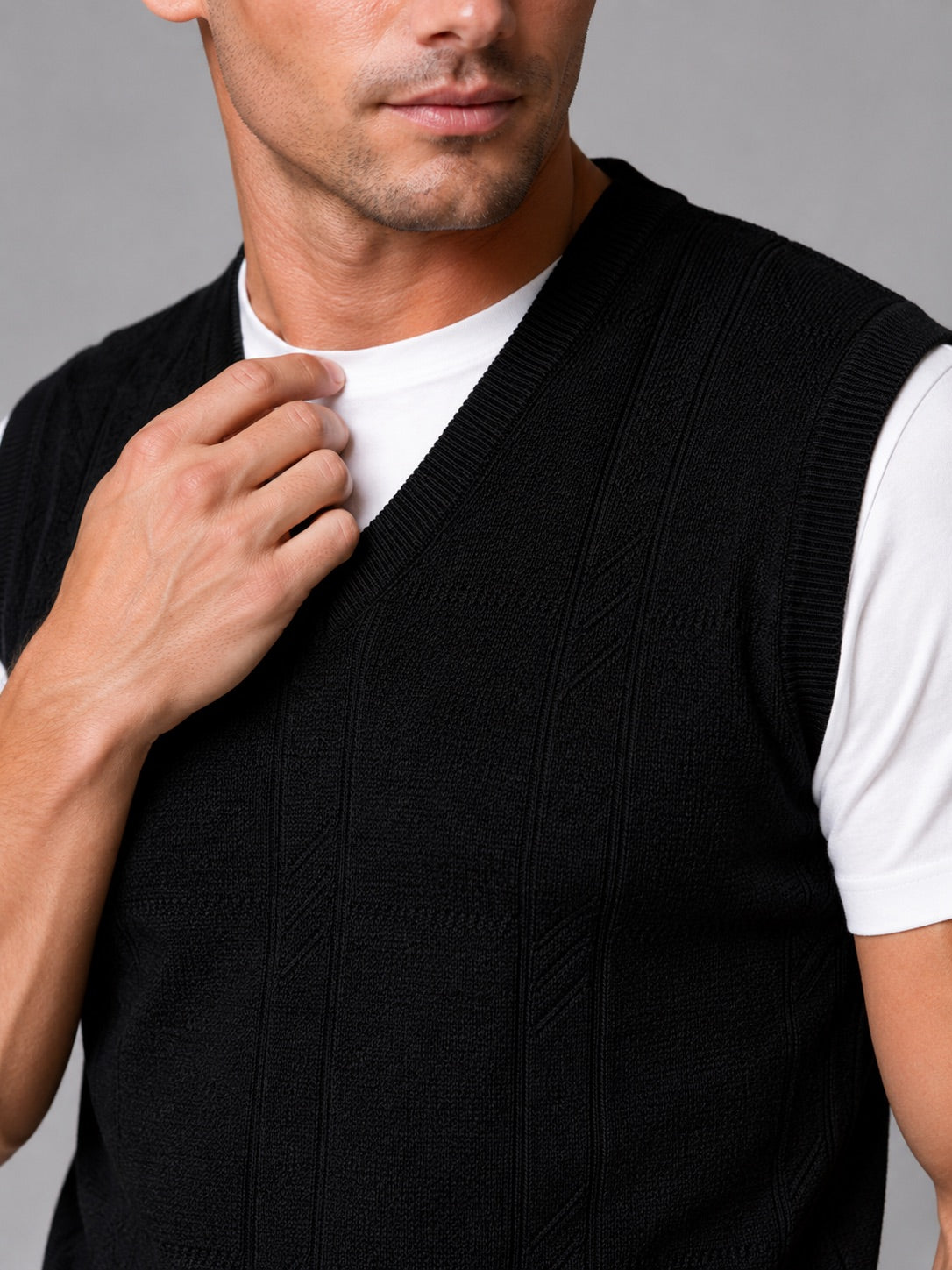 Men’s Sleeveless Jumper V-Neck Solid Colour Sleeveless Knit Autumn Winter Layer for Business Casual and Everyday Wear