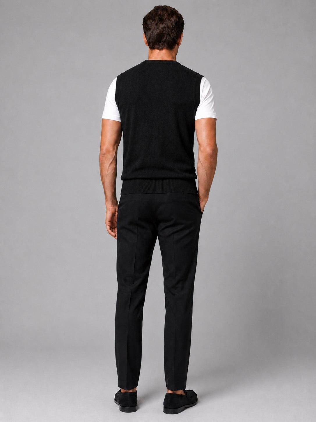 Men’s Sleeveless Jumper V-Neck Solid Colour Sleeveless Knit Autumn Winter Layer for Business Casual and Everyday Wear