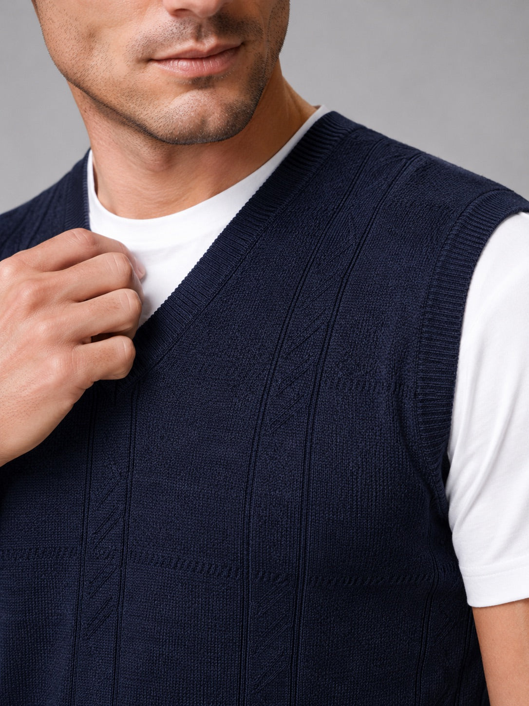 Men’s Sleeveless Jumper V-Neck Solid Colour Sleeveless Knit Autumn Winter Layer for Business Casual and Everyday Wear