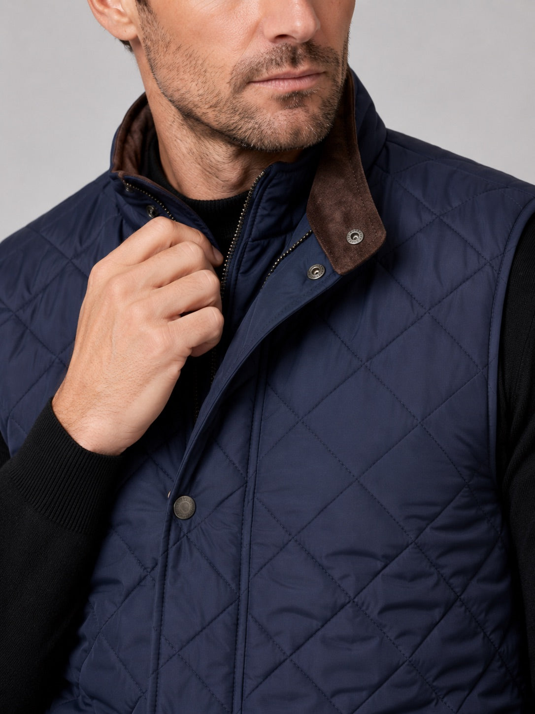 Men’s Quilted Gilet Polo Collar Multi-Pocket Padded Thick Autumn Winter Sleeveless Jacket for Casual and Outdoor Wear