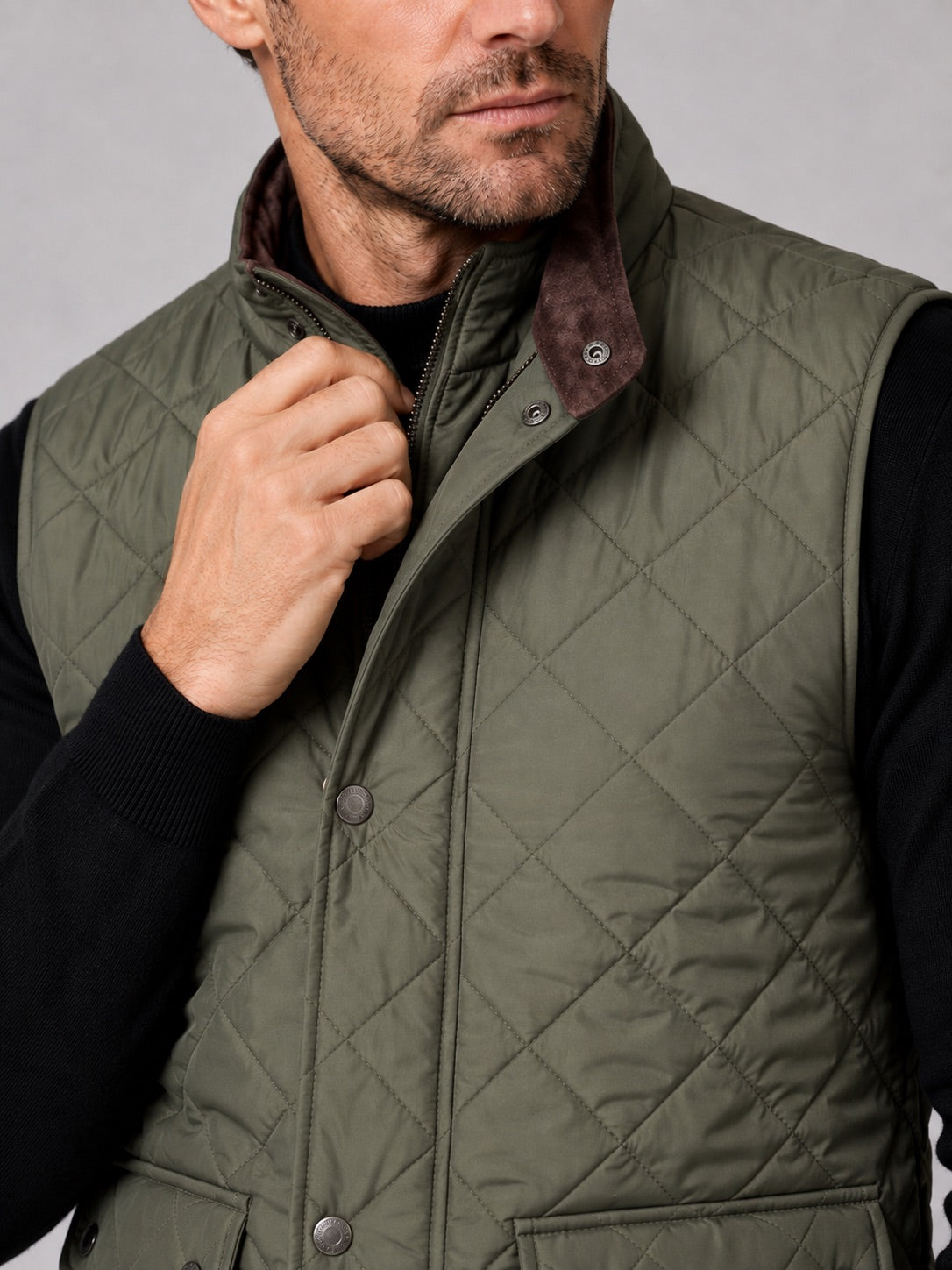 Men’s Quilted Gilet Polo Collar Multi-Pocket Padded Thick Autumn Winter Sleeveless Jacket for Casual and Outdoor Wear
