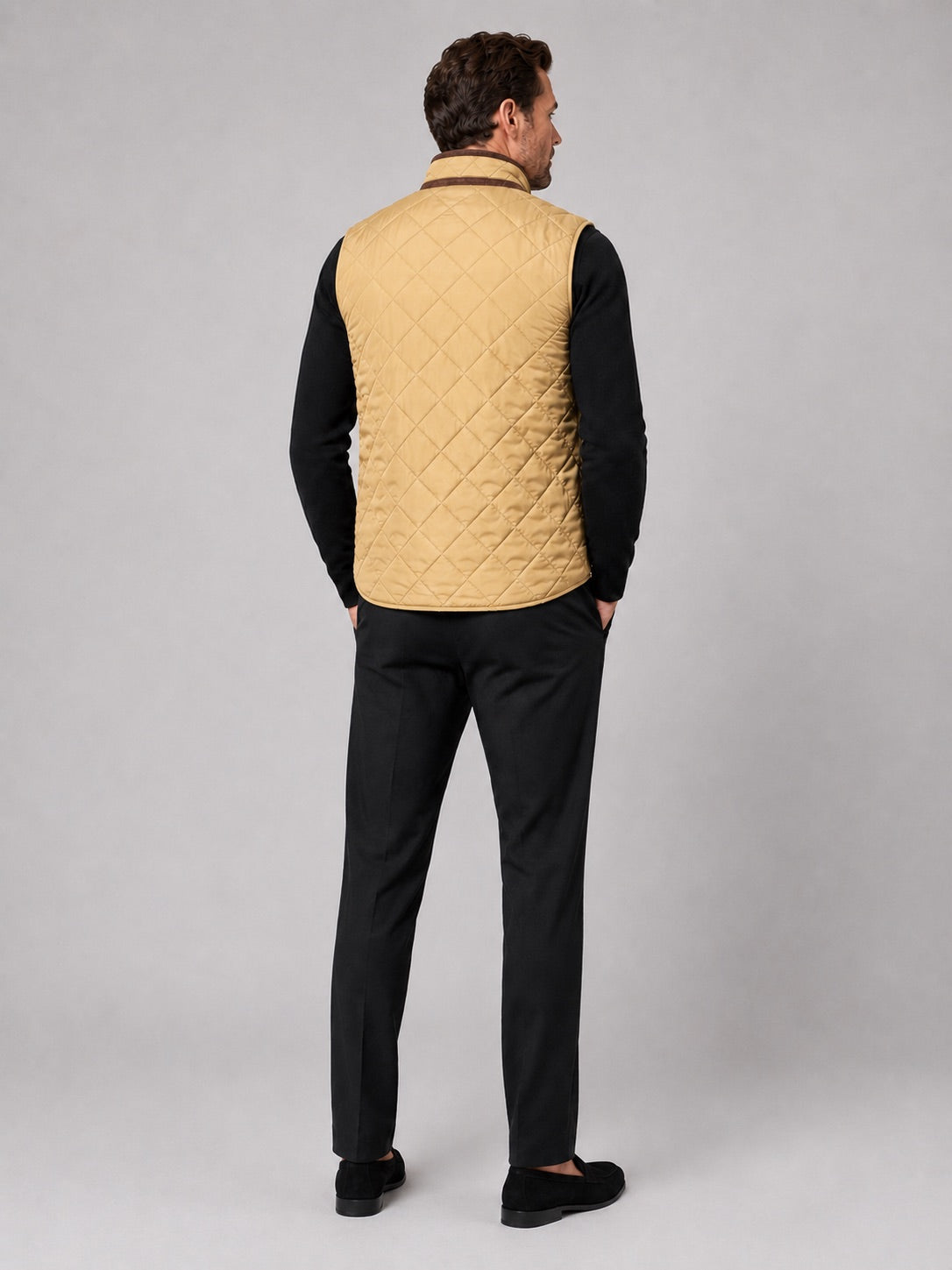 Men’s Quilted Gilet Polo Collar Multi-Pocket Padded Thick Autumn Winter Sleeveless Jacket for Casual and Outdoor Wear