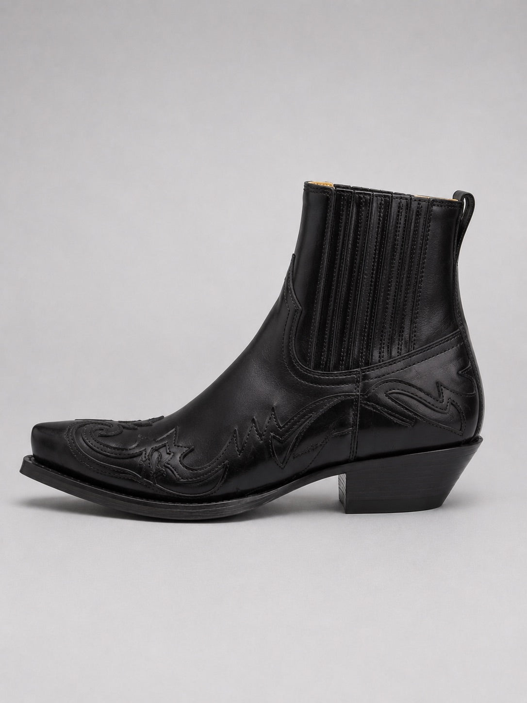 Men’s Western Cowboy Boots Embroidered Pointed Toe Leather Ankle Boots for Casual and Everyday Wear