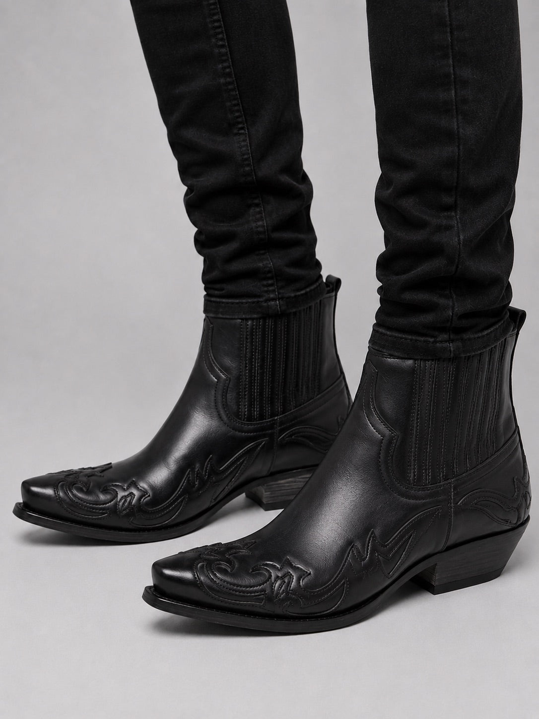 Men’s Western Cowboy Boots Embroidered Pointed Toe Leather Ankle Boots for Casual and Everyday Wear
