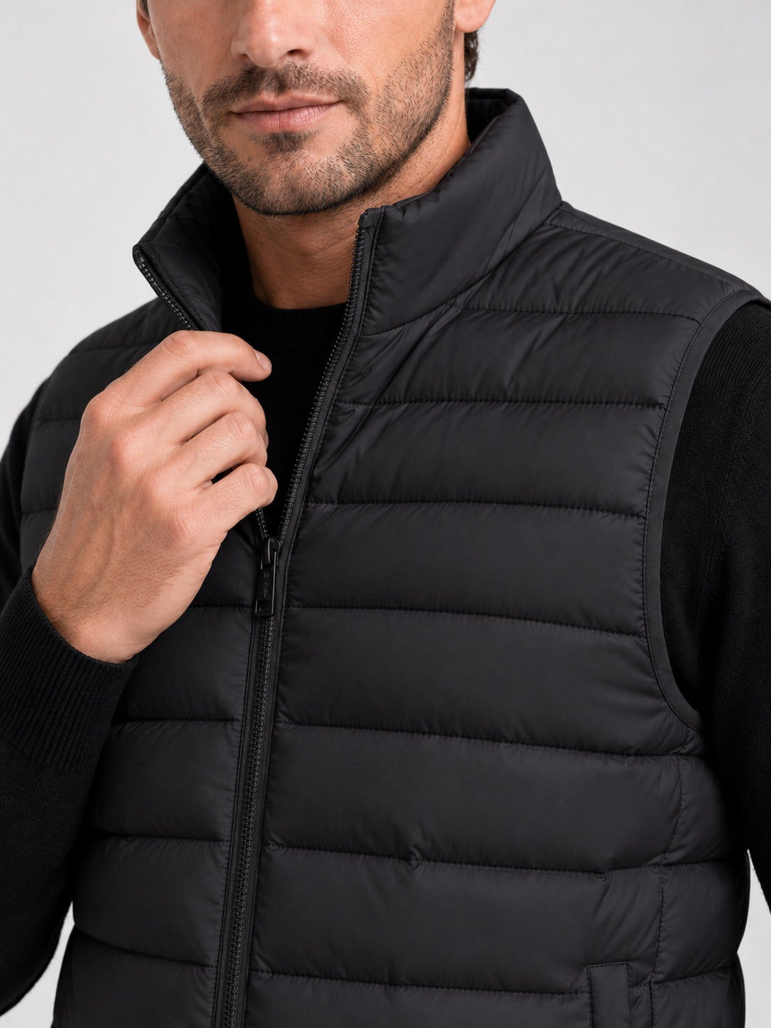 Men’s Down Gilet Thick Warm Zip-Up Windproof Waterproof Winter Puffer Gilet for Outdoor and Everyday Wear