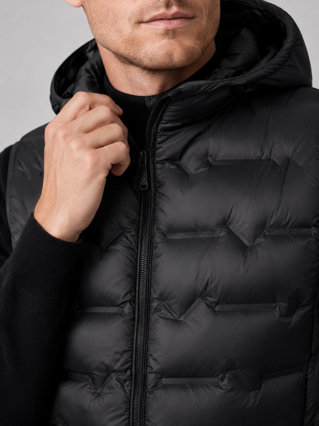 Men’s Hooded Down Gilet Ultralight Windproof Waterproof Winter Puffer Gilet for Outdoor and Everyday Wear