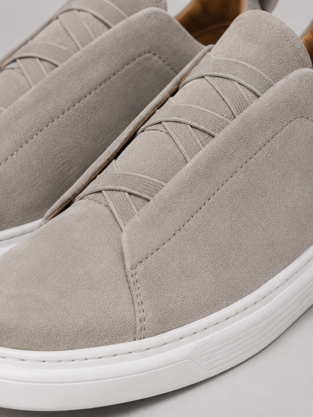 Men’s Suede Slip-On Trainers Lightweight Comfortable Casual Summer Shoes for Travel and Everyday Wear