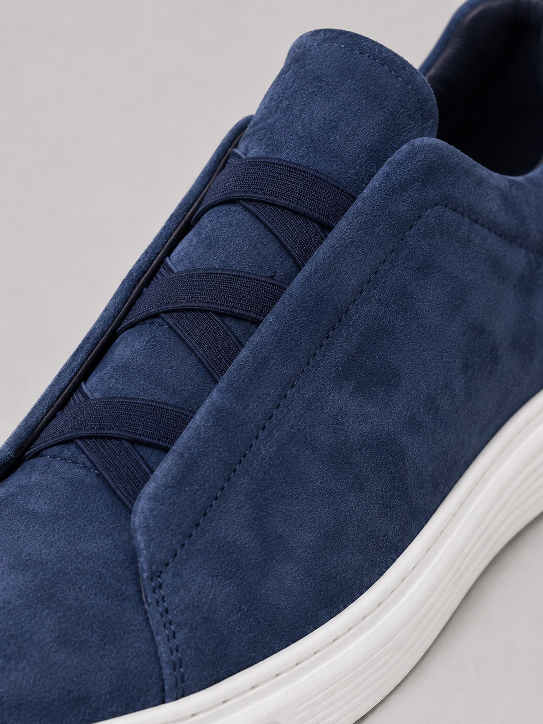 Men’s Suede Slip-On Trainers Lightweight Comfortable Casual Summer Shoes for Travel and Everyday Wear