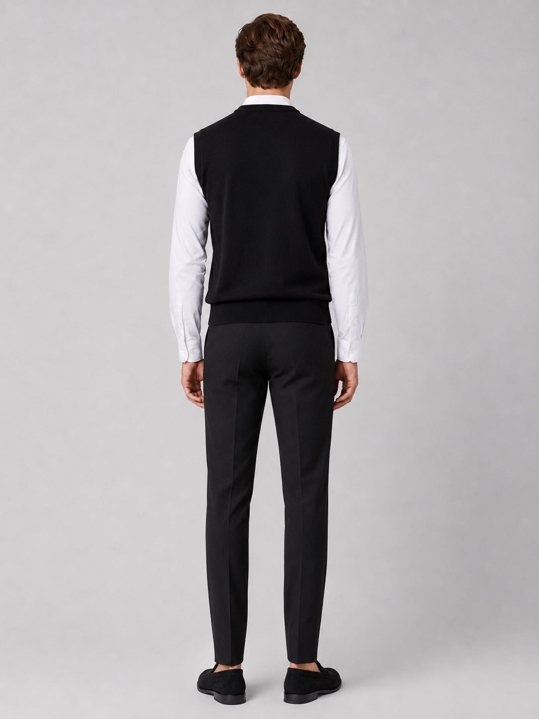 Men’s Argyle Sleeveless Jumper V-Neck Slim Fit Lightweight Knit Autumn Winter Layer for Business Casual and Everyday Wear