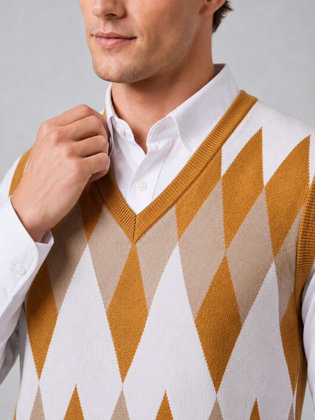 Men’s Argyle Sleeveless Jumper V-Neck Slim Fit Lightweight Knit Autumn Winter Layer for Business Casual and Everyday Wear