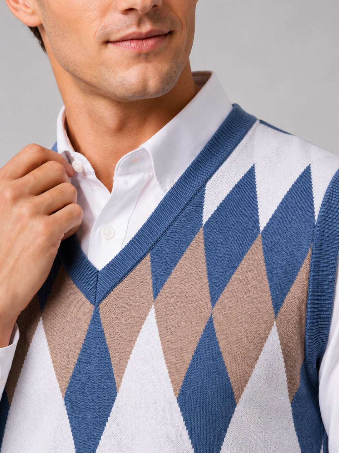 Men’s Argyle Sleeveless Jumper V-Neck Slim Fit Lightweight Knit Autumn Winter Layer for Business Casual and Everyday Wear