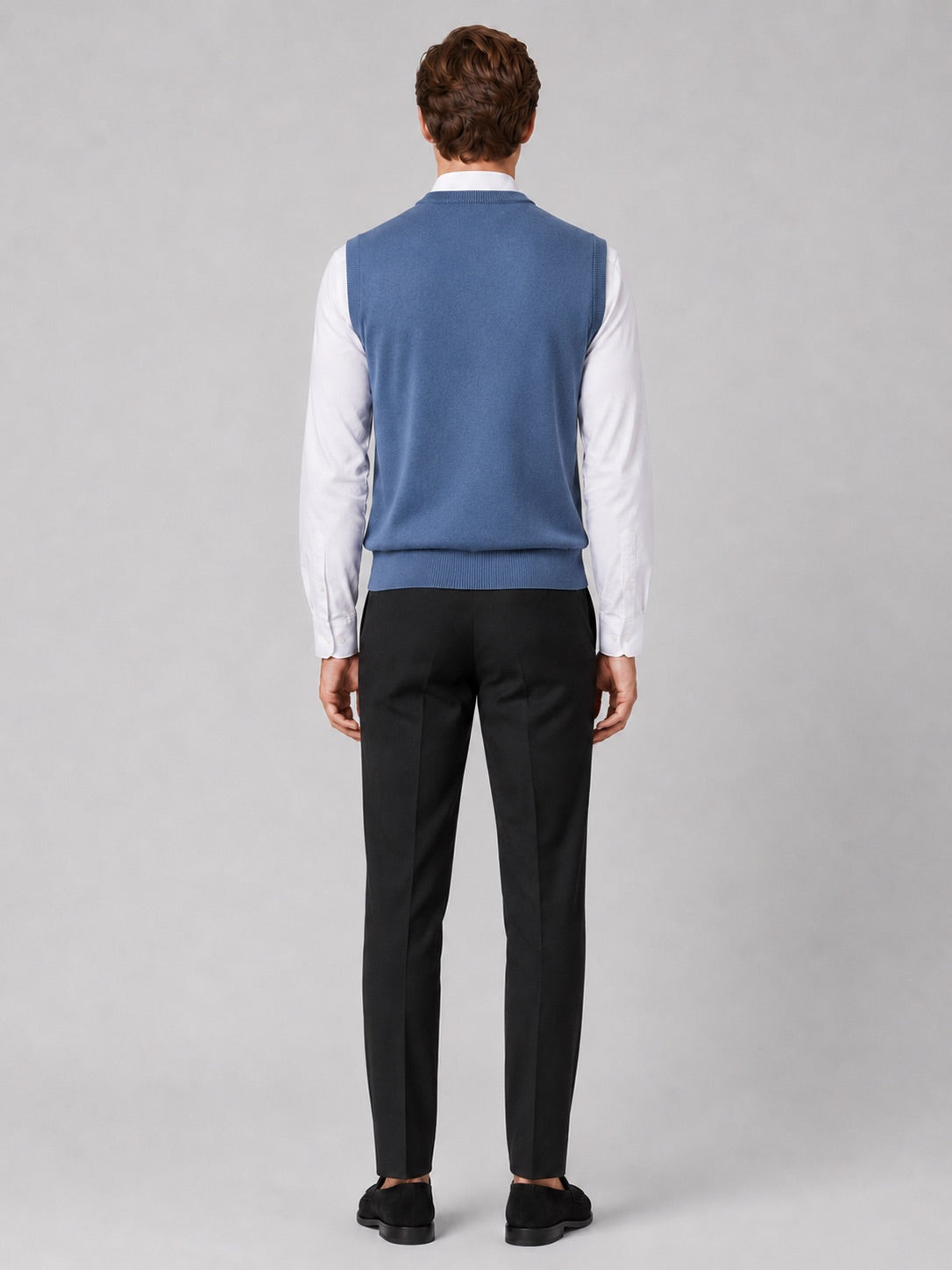 Men’s Argyle Sleeveless Jumper V-Neck Slim Fit Lightweight Knit Autumn Winter Layer for Business Casual and Everyday Wear