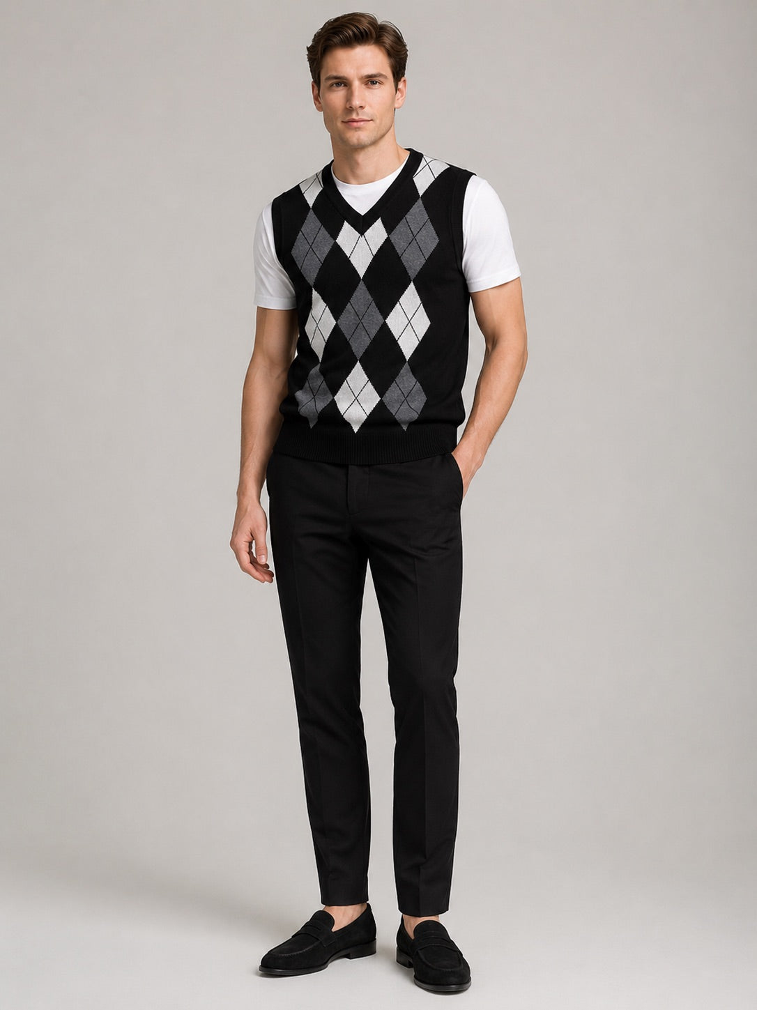 Men’s Argyle Sleeveless Jumper V-Neck Slim Fit Knit Autumn Winter Layer for Business Casual and Everyday Wear