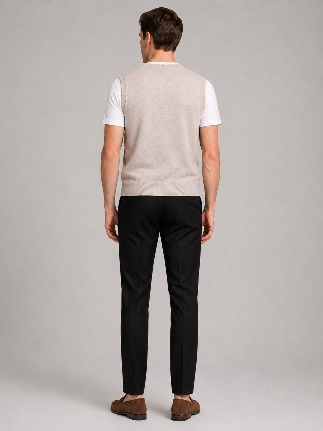Men’s Argyle Sleeveless Jumper V-Neck Slim Fit Knit Autumn Winter Layer for Business Casual and Everyday Wear