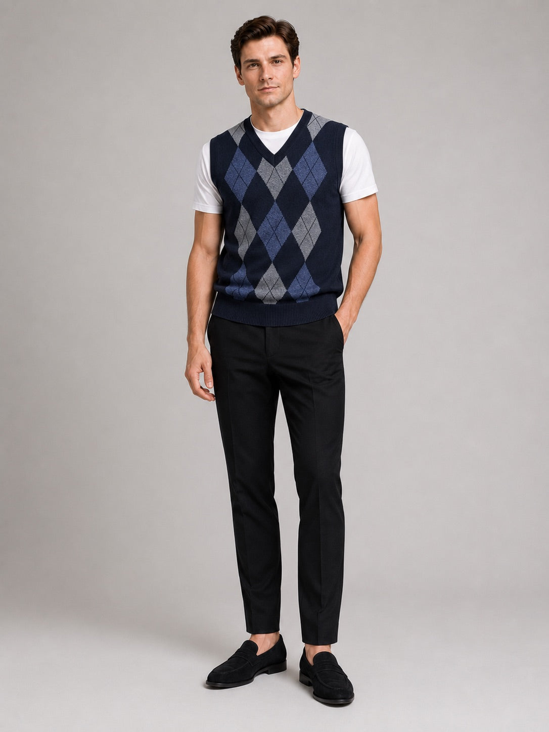 Men’s Argyle Sleeveless Jumper V-Neck Slim Fit Knit Autumn Winter Layer for Business Casual and Everyday Wear