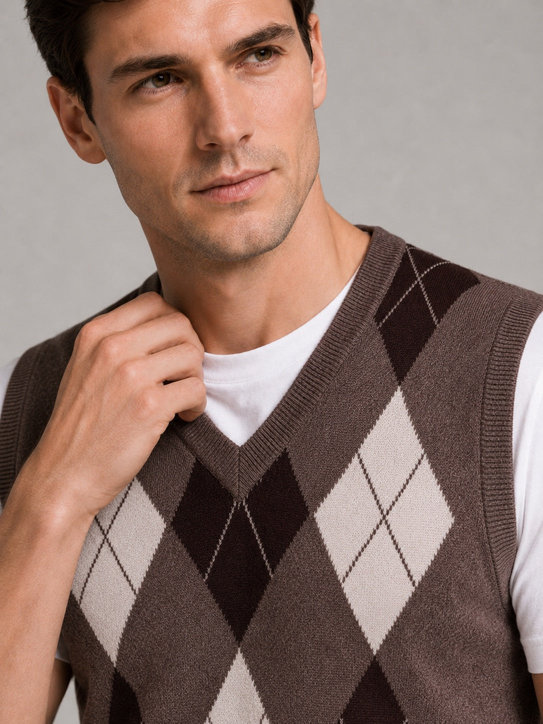Men’s Argyle Sleeveless Jumper V-Neck Slim Fit Knit Autumn Winter Layer for Business Casual and Everyday Wear