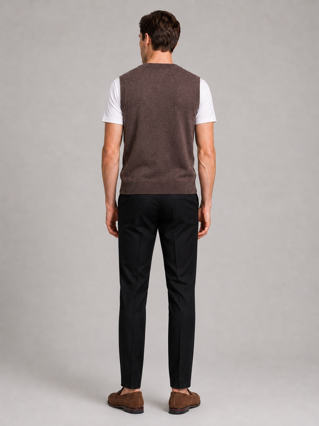 Men’s Argyle Sleeveless Jumper V-Neck Slim Fit Knit Autumn Winter Layer for Business Casual and Everyday Wear