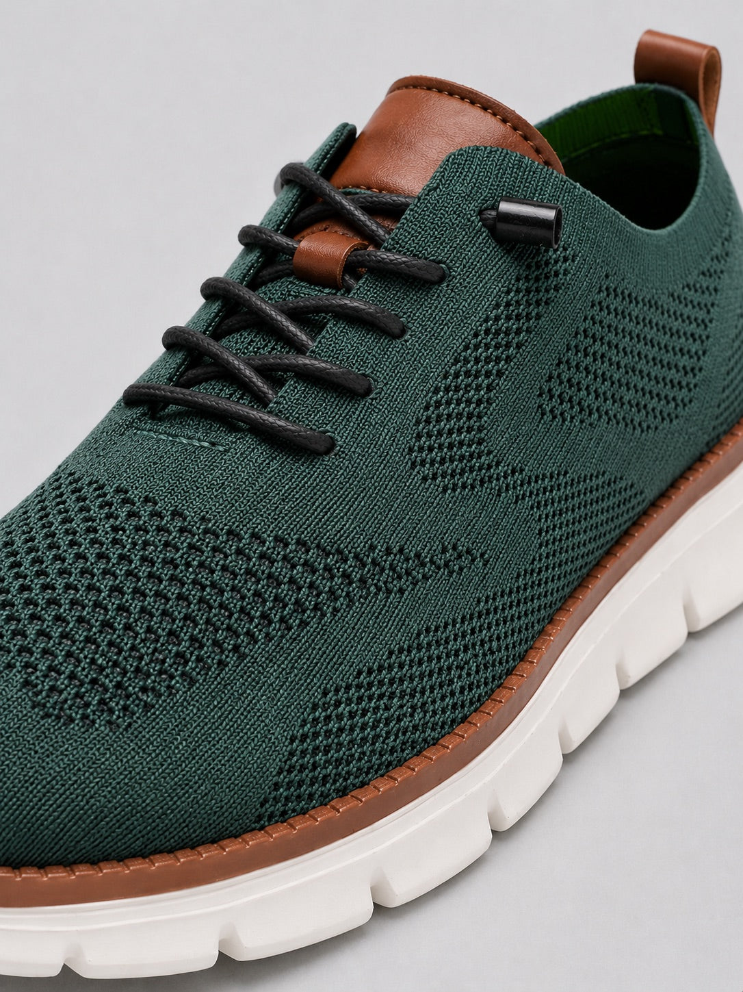 Men’s Mesh Trainers Lightweight Breathable Lace-Up Casual Shoes for Summer Travel and Everyday Wear