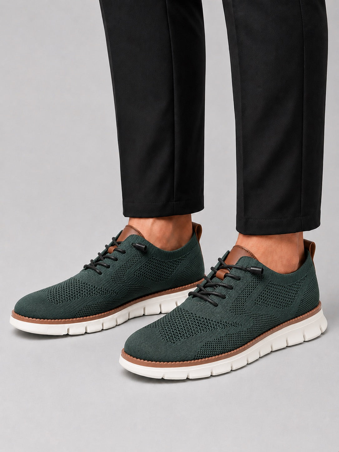 Men’s Mesh Trainers Lightweight Breathable Lace-Up Casual Shoes for Summer Travel and Everyday Wear