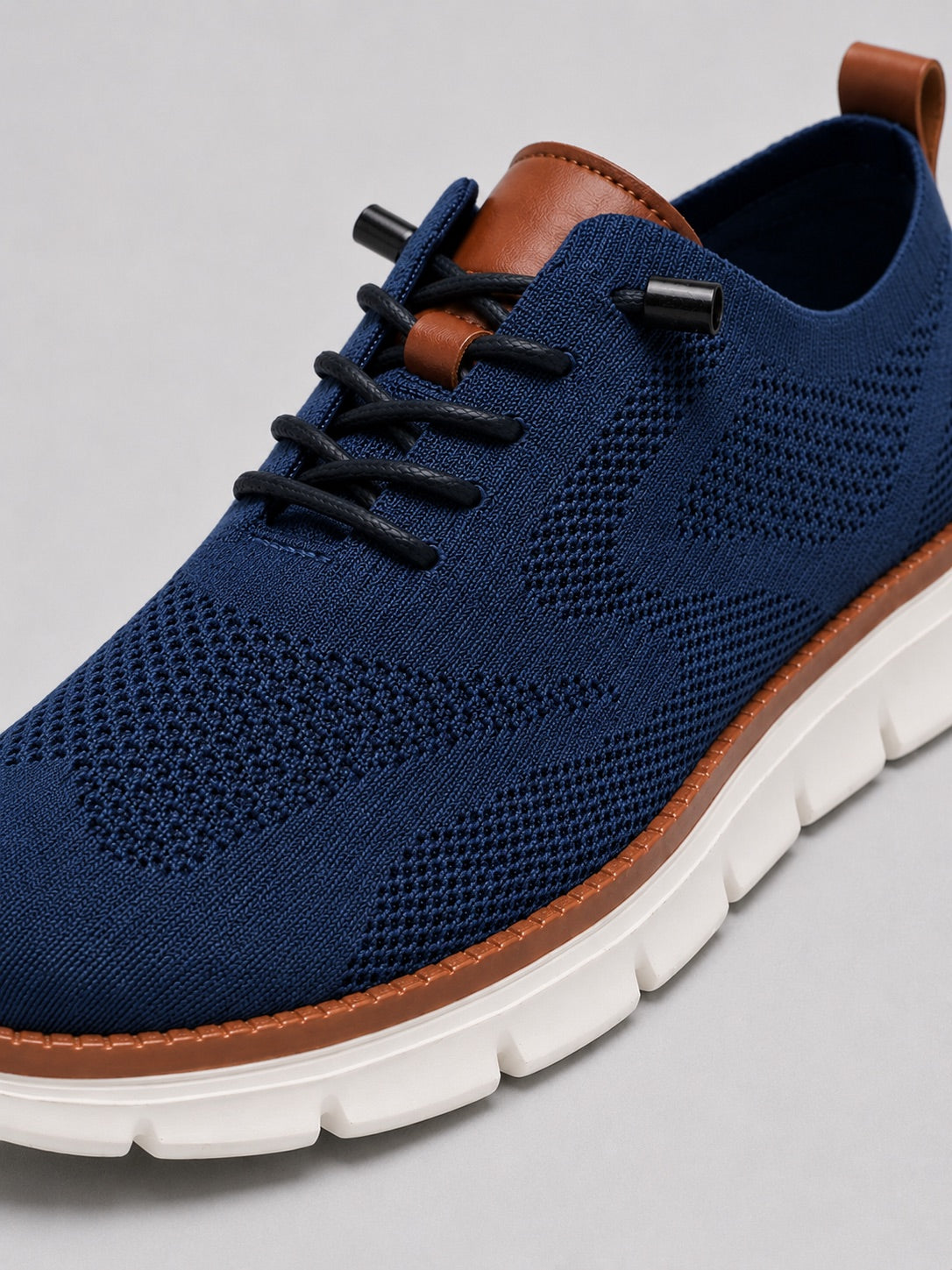 Men’s Mesh Trainers Lightweight Breathable Lace-Up Casual Shoes for Summer Travel and Everyday Wear