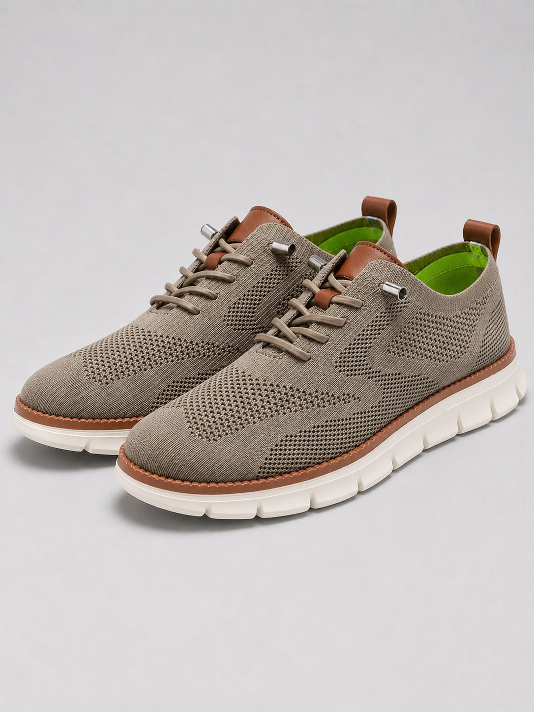 Men’s Mesh Trainers Lightweight Breathable Lace-Up Casual Shoes for Summer Travel and Everyday Wear