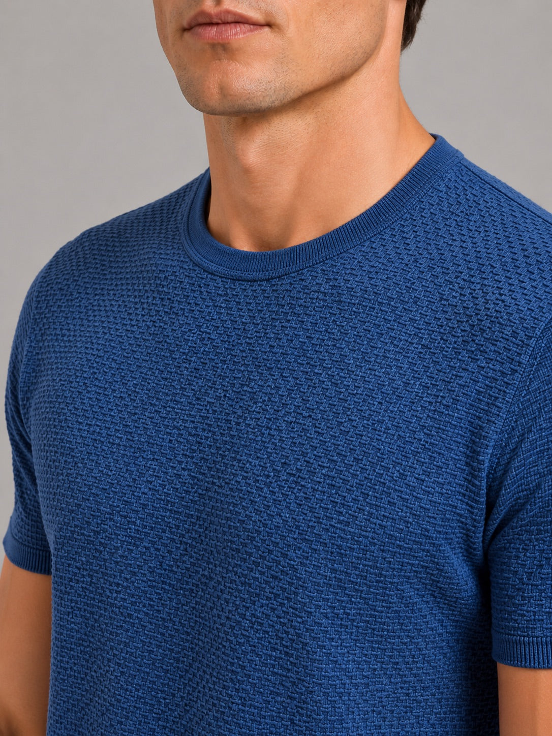 Men’s Mesh Crew Neck T-Shirt Breathable Lightweight Stretch Summer Top for Casual and Everyday Wear