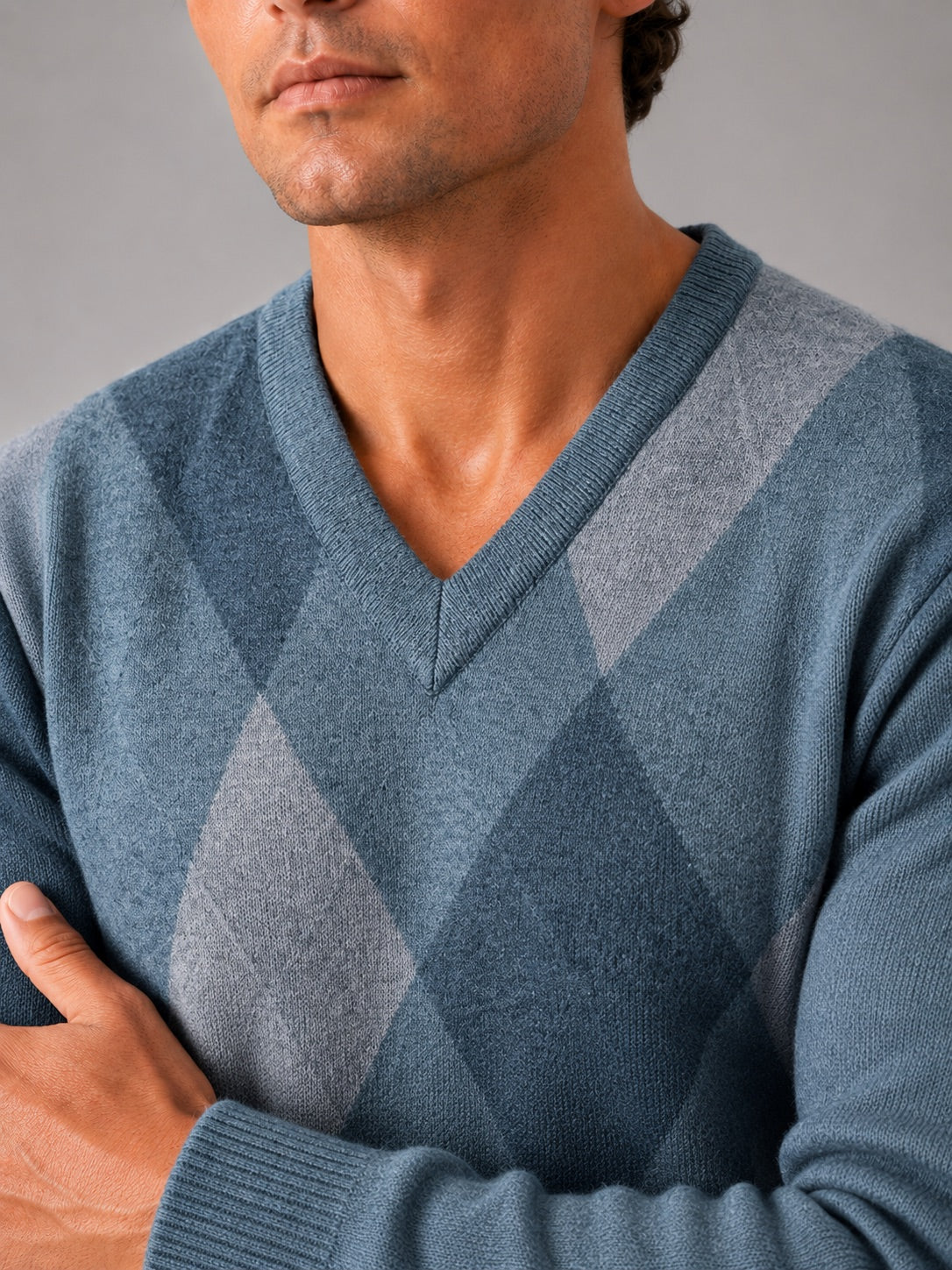 Men’s Check V-Neck Knit Jumper Long Sleeve Autumn Pullover for Business Casual and Everyday Wear