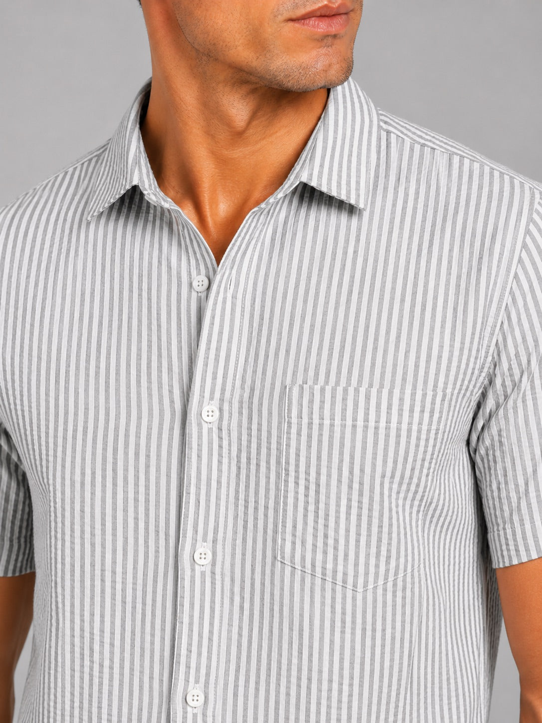 Men’s Seersucker Striped Short Sleeve Shirt Lightweight Breathable Summer Button-Up for Vacation and Casual Wear